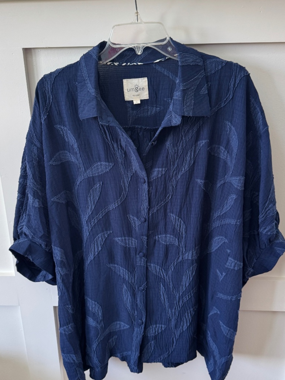 Umgee Navy Blue Embroidered Leaf Button Down Top Size L